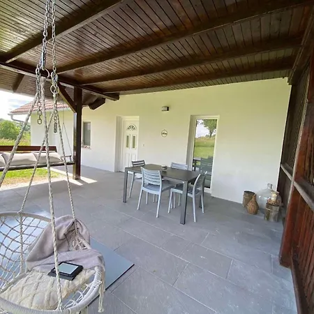 Izabella House * Mala Nedelja